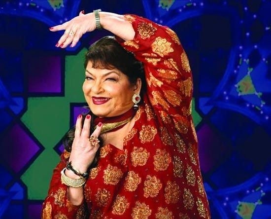 बॉलीवूड की मशहूर कोरोग्राफर saroj khan का आज सांस की तकलीफ के चलते निधन हो गया।