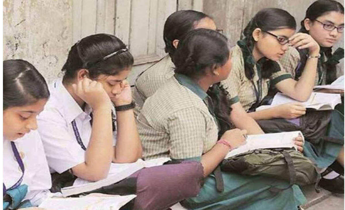 CBSE Board Exams 2021: दसवीं के छात्र होंगे प्रमोट वहीं 12 की होगी री-शिड्यूल।