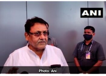 NCP नेता nawab Malik ने फिर लगाए NCB जोनल डायरेक्टर पर गंभीर आरोप। कहा, निकाहनामा और बर्थसर्टिफिकेट गलत निकले तो मैं राजनीति छोड दूंगा।