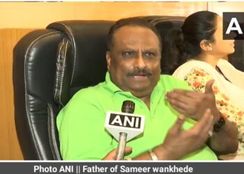 Nawab Malik पर डीफेमेशन केस कर सकते हैं समीर वान खेडे के पिता।