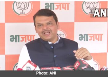 devendra fadnavis का नवाब मलिक पर पलट वार, बोले Diwali बाद सबूत पेश करुंगा।