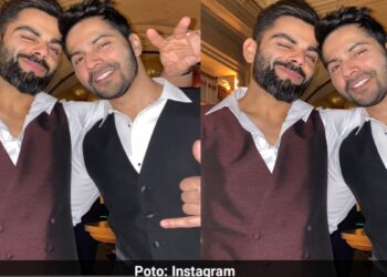 अभिनेता Varun Dhawan ने Virat Kohli को दी, जन्म दिन की बधाई, साथ ही प्रशंसा कर कही ये बातें- हमेशा देश के लिए इसी मैन्स ड्राइव, जुनून और अनुशासन से प्रेरित रहे हैं। पेश हैं और भी कई रन #teamindia