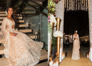 Priyanka chopra और Nick Jonas की पहले घर में एक साथ पहली दीवाली हमेशा खास रहेगी। इस शाम को इतना खास बनाने के लिए कड़ी मेहनत करने वाले सभी लोगों को धन्यवाद। तुम मेरे फरिश्ते हो।