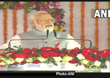 Pm Modi ने पूर्वांचल एक्सप्रेसवे (Purvanchal Expressway) का उद्घाटन करते हुए कहा कि मैं यूपी के ऊर्जावान मुख्यमंत्री योगी आदित्यनाथ जी, उनकी टीम और यूपी के लोगों को पूर्वांचल एक्सप्रेसवे की बहुत-बहुत बधाई देता हूं।