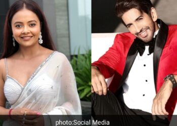 देवोलीना भट्टाचार्जी (Devoleena bhattachargee) बिग बॉस (Bigg Boss) हाउस में वाइल्ड कार्ड कंटेंस्टेंट्स के रूप में इंटर कर गई हैं लेकिन अब ऑडियंस की नजर विशाल कोटियन और देवोलीना पर है।