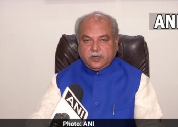 Farm Repeal Law: केंद्रीय कृषि मंत्री नरेंद्र सिंह तोमर ने बोले जहां तक विरोध के दौरान मामलों का संबंध है, यह राज्य सरकारों के अन्दर अता है, वे निर्णय लेंगे।
