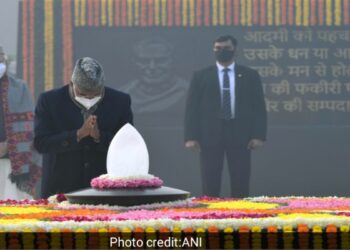 पूर्व प्रधानंत्री अटल बिहारी वाजपेयी की 97वीं जयंती पर राष्ट्रपति रामनथ कोविंद ने श्रृद्धांजलि अर्पित की। राष्ट्रपति राम नाथ कोविंद ने भारत के पूर्व प्रधान मंत्री श्री अटल बिहारी वाजपेयी को उनकी जयंती पर सदाव अटल, नई दिल्ली में श्रद्धांजलि अर्पित की।