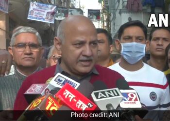 Chandigarh Nagar Nigam Election/Chunav Result 2021 Live Updates: चंडीगढ, शुक्रवार को चंडीगढ में हुयी नगर निगम वोटिंग के नजीते आने शुरु हो गये हैं। आप 8, भाजपा 6 और कांग्रेस 4 सीटों पर जीती; अकाली दल का भी खाता खुला, मेयर चुनाव हारे।
