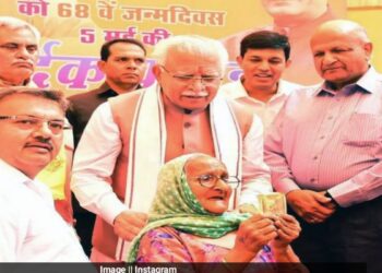 प्रधानमंत्री मोदी ने प्रदेश सीएम मनोहर लाल खट्टर को दी जन्म दी बधाई,बोले हरियाणा को सशक्त बनाने केलिए कर रहे हैं लगन से काम.