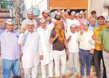 आम आदमी पार्टी, हरियाणा साउथ जोन व्यापार संगठन अध्यक्ष ‘अमन गोयल’ (Aman goel) के नेतृत्व में बल्लभगढ़ में प्रवासी सेल हो रहा है मजबूत.