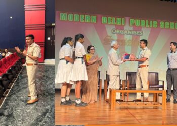 एसएचओ साइबर एनआईटी ने सेक्टर 88 स्थित मॉडर्न दिल्ली पब्लिक स्कूल के छात्र छात्राओं को साइबर बुलिंग, साइबरस्टॉकिंग, पोर्नोग्राफी तथा साइबर ग्रूमिंग जैसे साइबर अपराधों के बारे में जानकारी दी.