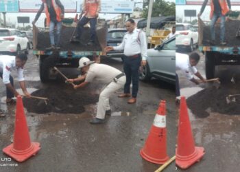 डीसीपी ट्रैफिक नीतीश कुमार अग्रवाल के मार्गदर्शन में यातायात पुलिस बहुत बेहतरीन कार्य कर रही है। यात्रियों को आवागमन में कोई परेशानी ना आए इसके लिए पुलिस कर्मियों द्वारा भरसक प्रयास किए जा रहे हैं।