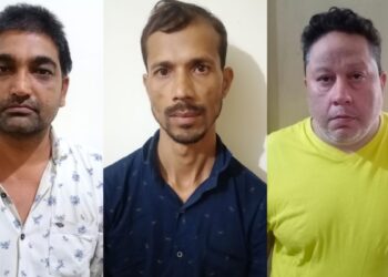 पुलिस प्रवक्ता सूबे सिंह ने बताया की धोखाधडी से होन्डा व मारुति सुजुकी के ऑयल फिल्टर व एयर फिल्टर व अन्य वाहनों के पार्टों पर असली मार्का लगाकर बेचने के मामले में 3 आरोपियो को गिरफ्तार किया है।