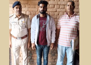 डीसीपी क्राइम श्री मुकेश मल्होत्रा के द्वारा अपराध में संलिप्त आरोपियो की धर-पकड़ के दिए गए दिशा निर्देश के तहत कार्रवाई करते हुए क्राइम ब्रांच उंचा गांव प्रभारी जगबीर की टीम ने लडाई-झगडा कर मोबाइल स्नैचिंग(Mobile snatching) की वारदात को अंजाम देने वाले आरोपी गिरफ्तार किया है।