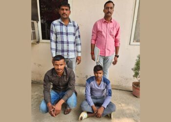 वाहन चोरी करने वाले 2 आरोपियों को मोटरसाइकिल सहित क्राइम ब्रांच सेक्टर 85 की टीम ने किया गिरफ्तार.