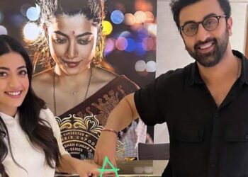 Ranbir Kapoor की फिल्म Animal की स्टार कास्ट ने दिल्ली में किया जबरदस्त ट्रेलर लॉंन्च, पूरी टीम ने पहने थे काले कपडे.