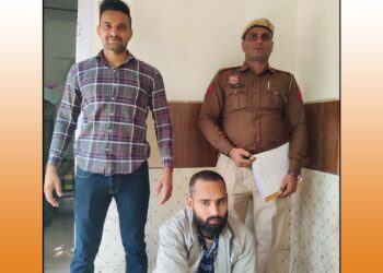 Faridabad news: क्राइम ब्रांच बदरपुर बॉर्डर ने देसी कट्टे सहित आरोपी को  ने किया गिरफ्तार।    