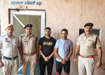 फरीदाबाद की पुलिस चौकी नवीन नगर की टीम ने लडाई झगडा व हत्या के प्रयास के मामले में दो आरोपियों को गिरफ्तार कर भेजा जेल।