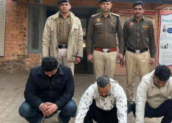 पैट्रोल पम्प पर सेल्समेन के साथ मारपीट करने के मामले में तीन आरोपी गिरफ्तार,पुलिस चौकी सेक्टर-46 टीम की कार्रवाई.